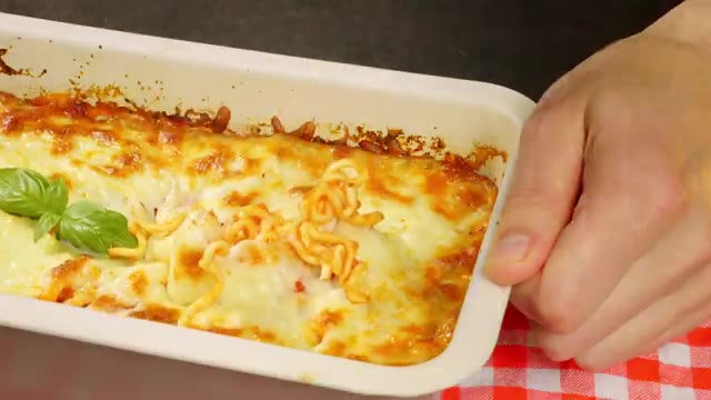 Play: Air Fryer Tortilla Pizza