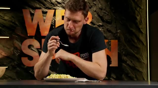 Play: Cheesy Tomato Skillet Eggs