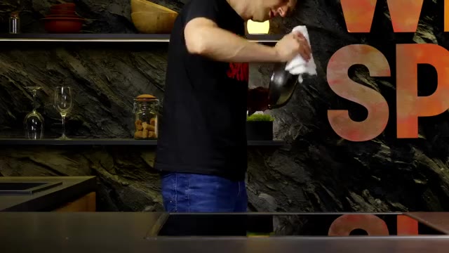 Play: Pepperoni Beef Rolls
