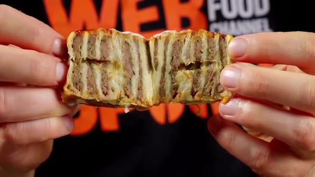 Play: Garlic Bread Roll
